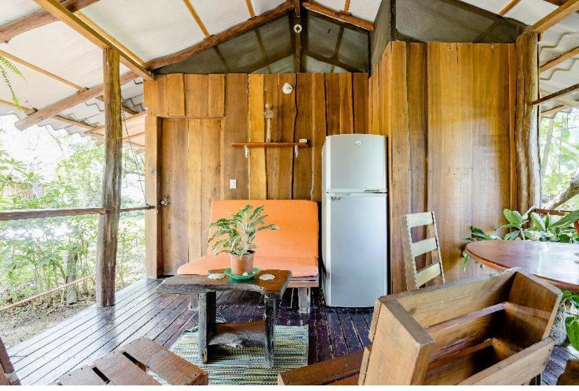 Luminosa Uvita Hostel Екстериор снимка